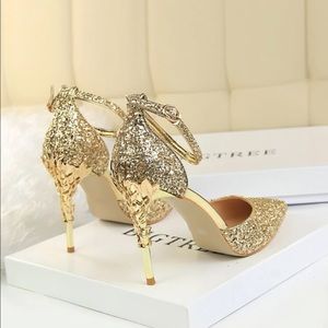 Big Tree Women’s Glitter Ankle Strap Stiletto Heeled Pumps